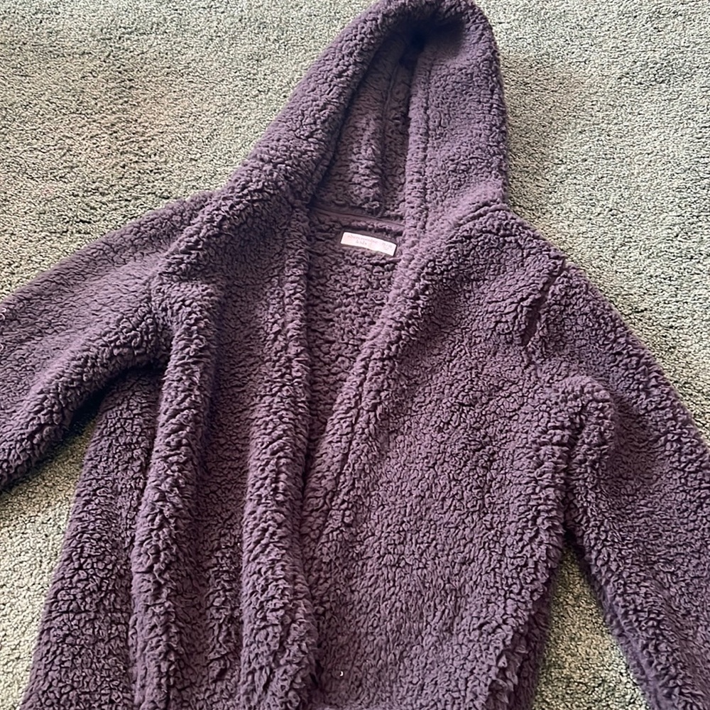 Black fuzzy hoodie 🖤